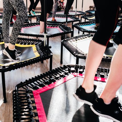 Bild vom Trampolinen beim Jumping Fitness